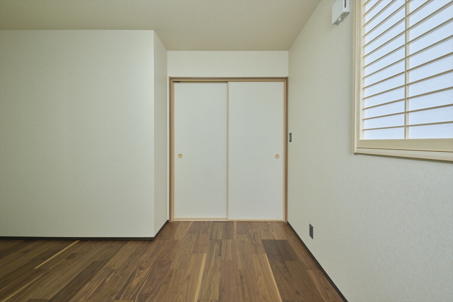 【木造3階建て】高低差のある変形地を最大活用した店舗併用住宅<br/>敷地41.65坪｜延床55.95坪