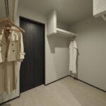 【木造3階建て二世帯住宅】親世帯は木の温もり、子世帯はモノクロの美しさが息づくお家<br/>敷地37.44坪｜延床49.40坪