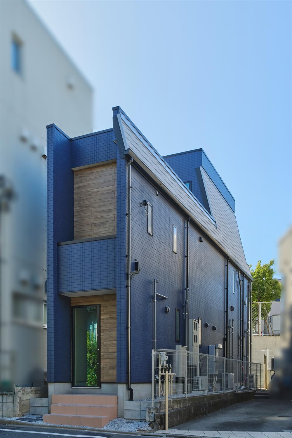 【木造3階建て】高低差のある変形地を最大活用した店舗併用住宅<br/>敷地41.65坪｜延床55.95坪
