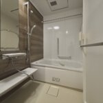 【木造3階建て二世帯住宅】親世帯は木の温もり、子世帯はモノクロの美しさが息づくお家<br/>敷地37.44坪｜延床49.40坪