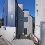【木造3階建て】高低差のある変形地を最大活用した店舗併用住宅<br/>敷地41.65坪｜延床55.95坪