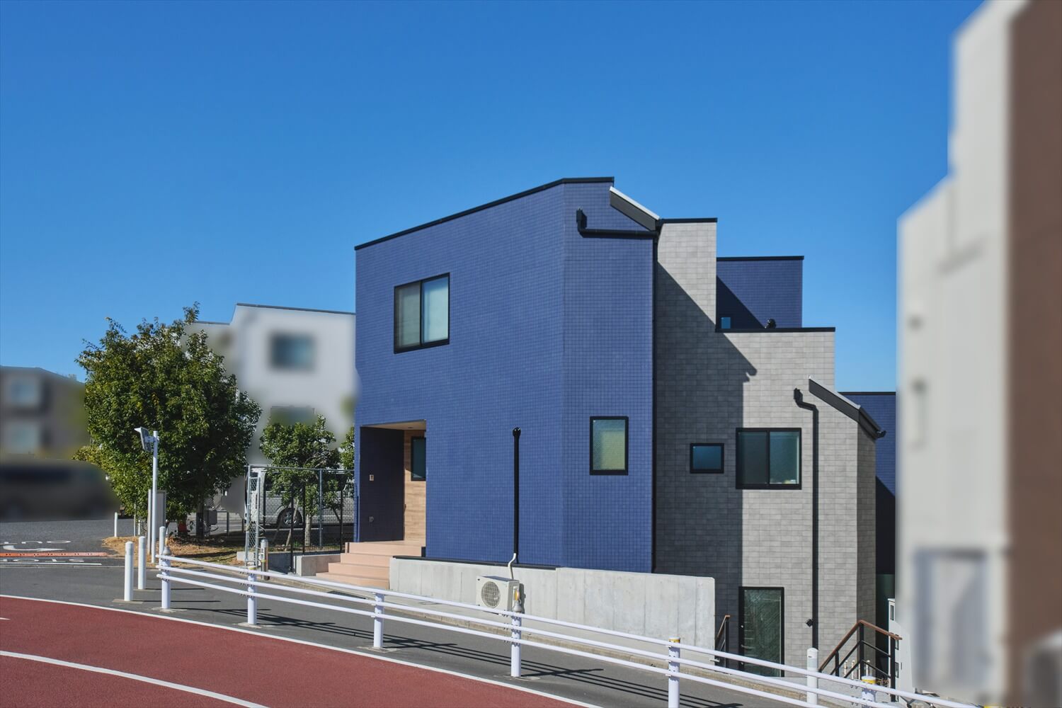 【木造3階建て】高低差のある変形地を最大活用した店舗併用住宅<br/>敷地41.65坪｜延床55.95坪