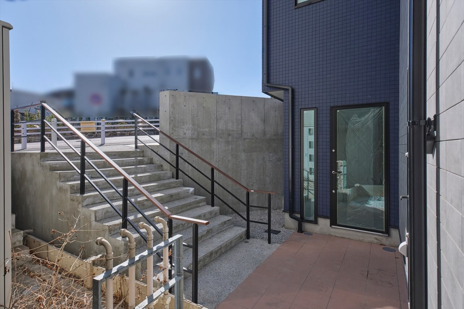 【木造3階建て】高低差のある変形地を最大活用した店舗併用住宅<br/>敷地41.65坪｜延床55.95坪